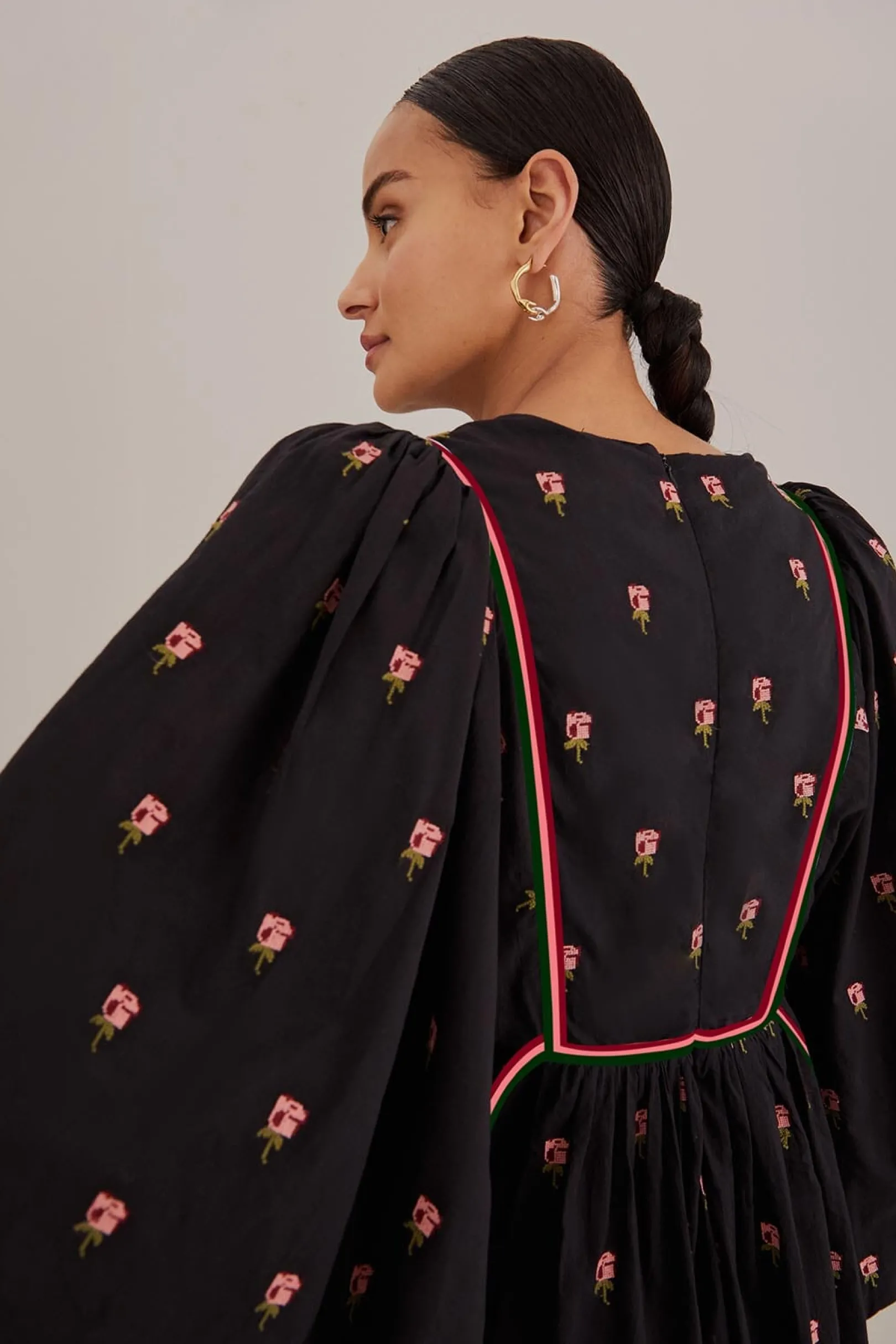 FARM Rio BLACK FLORAL EMBROIDERED V NECK MAXI DRESS New
