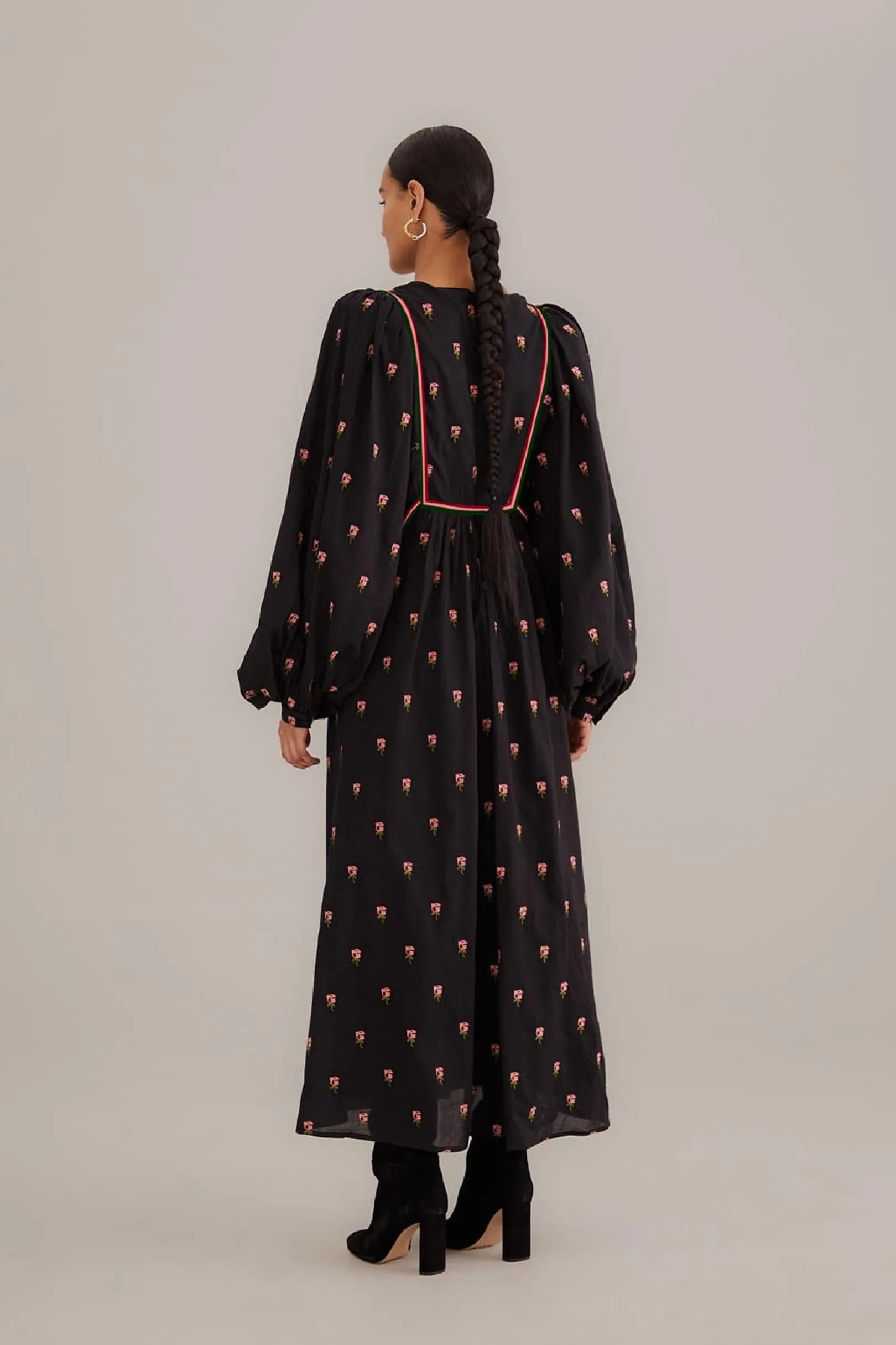 FARM Rio BLACK FLORAL EMBROIDERED V NECK MAXI DRESS New
