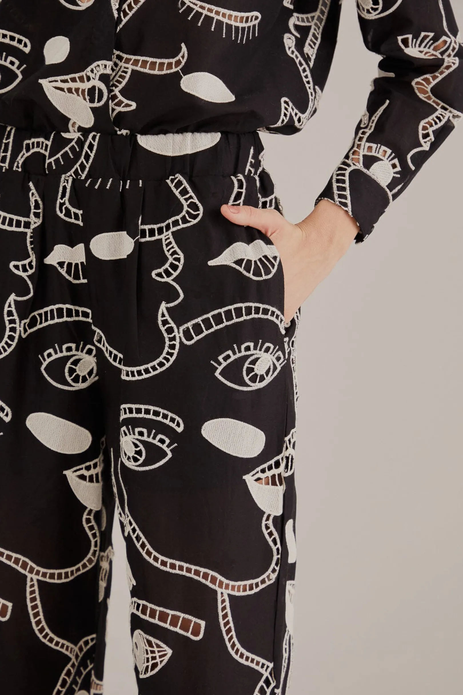 FARM Rio BLACK RICHELIEU FACES PANTS Discount