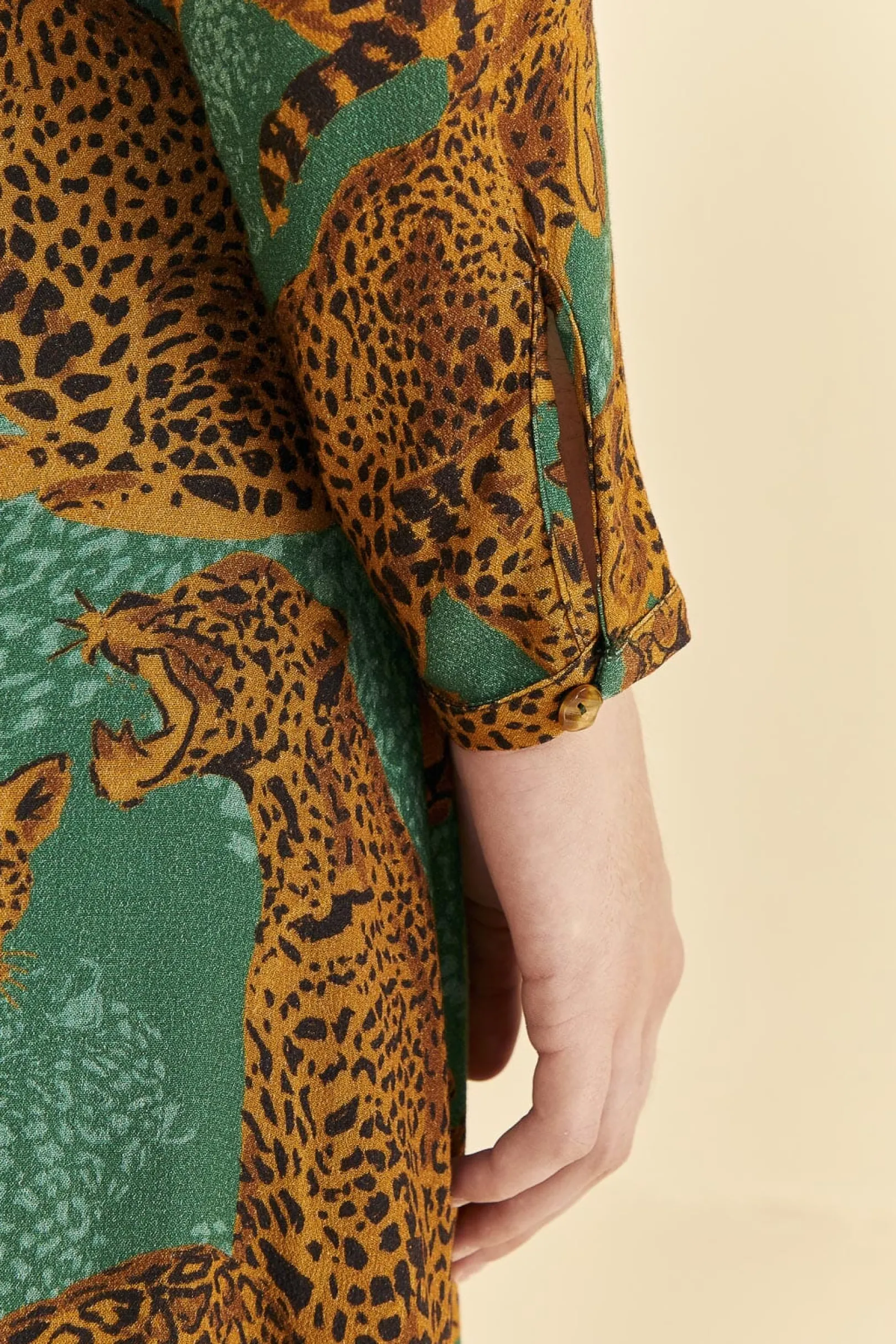FARM Rio GREEN ARTSY LEOPARDS LONG SLEEVE MAXI DRESS Best
